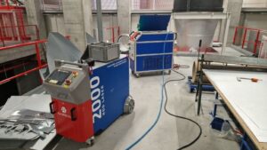 pulzní laser Narran ROD 2000 o výkonu 2kW